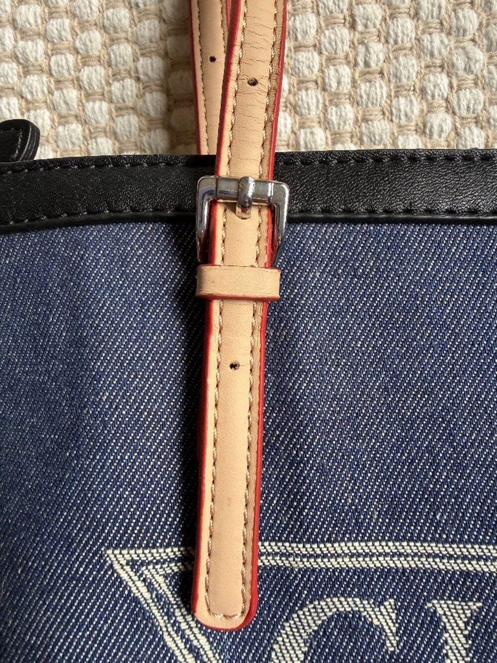 GUESS | Denim Y2K Logo Large Shoulder Tote Bag - Picture 6 of 15